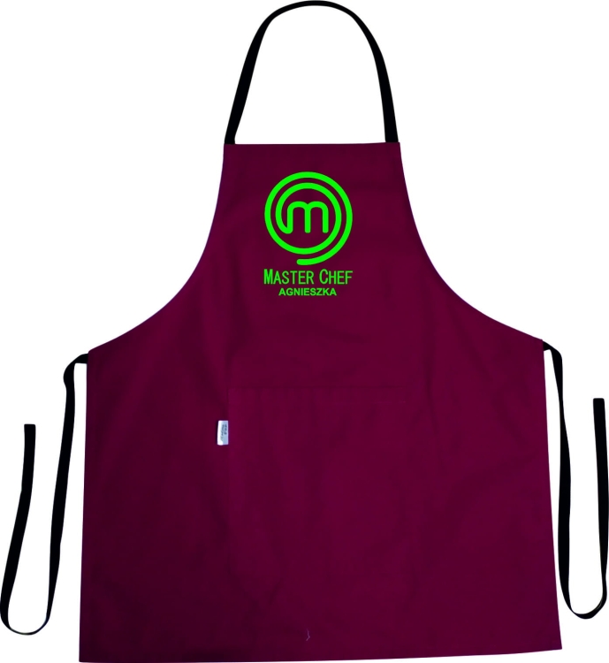 Nimi ja sukunimi painettuna MASTER CHEF -keittiöesiliin.