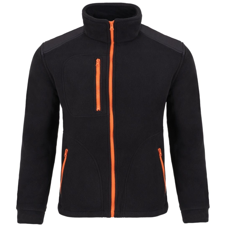 Musta fleece-paita oransseilla yksityiskohdilla