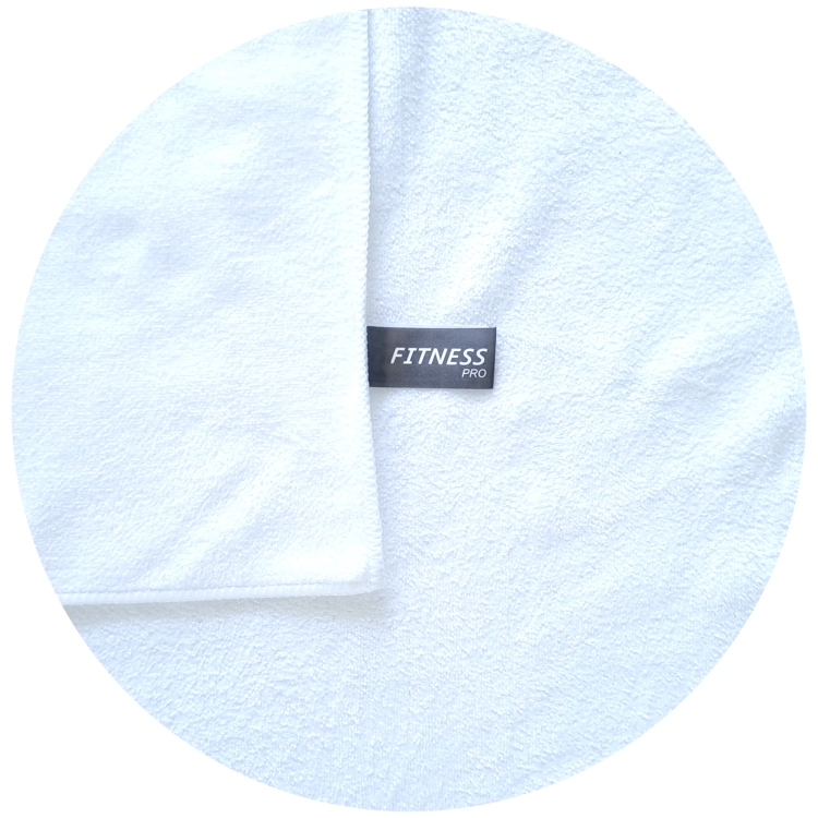 Biały ręcznik z mikrofibry Fitness PRO szybkoschnący
