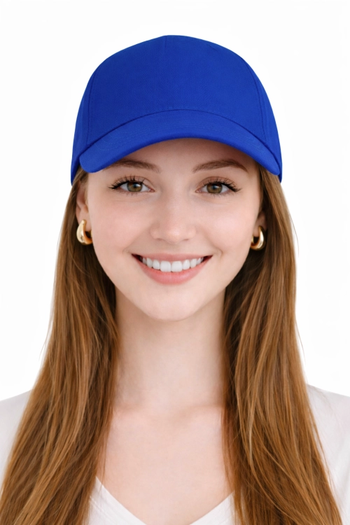 Czapka z twardym daszkiem kolor chabrowy widok z przodu.png