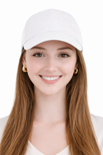 Czapka z twardym daszkiem kolor biały widok z przodu.png